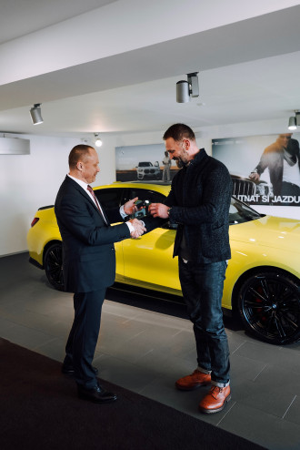 Tomáš Maštalír si prevzal kľúče od BMW M3 Competition M xDrive.