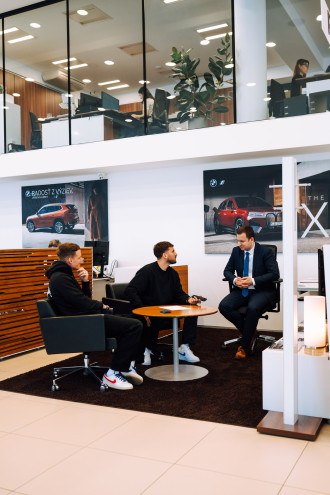 Slávnostné odovzdanie BMW M2 Coupé Rasťovi Zvarovi.