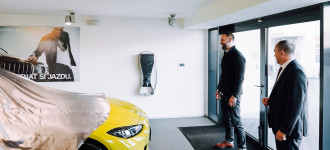 Tomáš Maštalír si prevzal kľúče od BMW M3 Competition M xDrive.