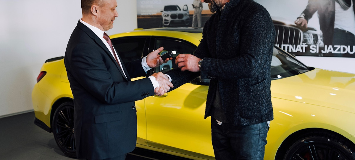 Tomáš Maštalír si prevzal kľúče od BMW M3 Competition M xDrive.