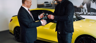 Tomáš Maštalír si prevzal kľúče od BMW M3 Competition M xDrive.