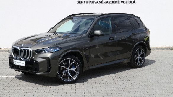 BMW X5 xDrive30d 7-miestna