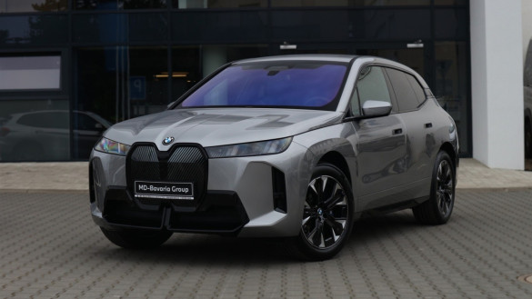 BMW iX xDrive60