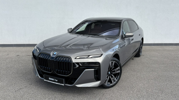 740d xDrive Sedan