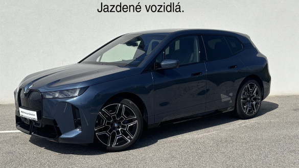 BMW iX xDrive45