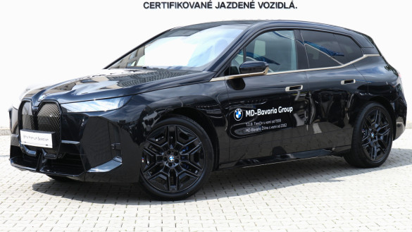BMW iX xDrive45