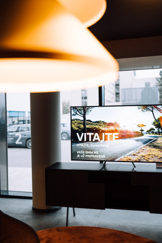 Dano Dangl si prevzal nové BMW M5 v Individual farbe Frozen Deep Grey.