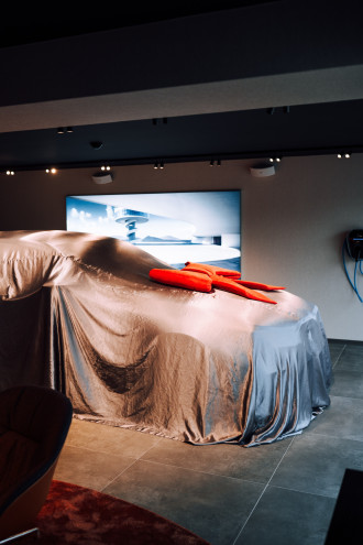 Dano Dangl si prevzal nové BMW M5 v Individual farbe Frozen Deep Grey.